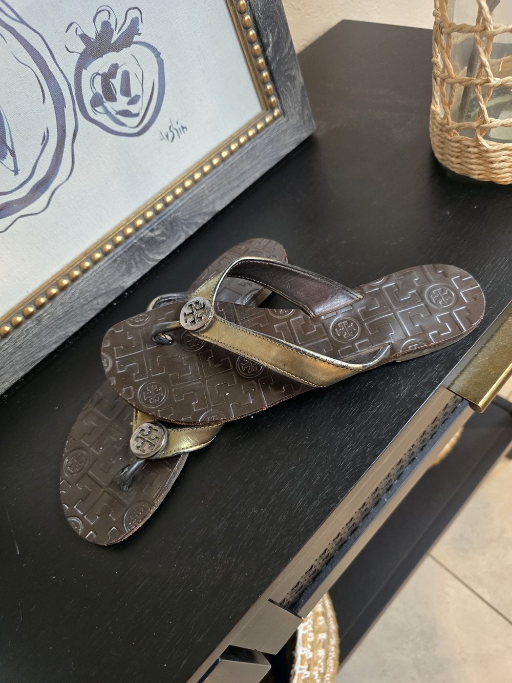 Tory Burch Women’s Thora Leather Thong Sandals Gold 6